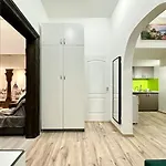 Ati's - Downtown 2 Bedroom Budapest