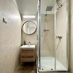 Ati's - Downtown 2 Bedroom Apartamento *