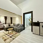 Ati's - Downtown 2 Bedroom