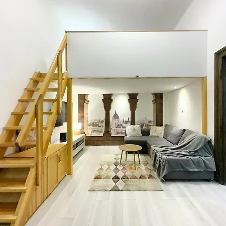 Appartement Ati's - Downtown 2 Bedroom Boedapest