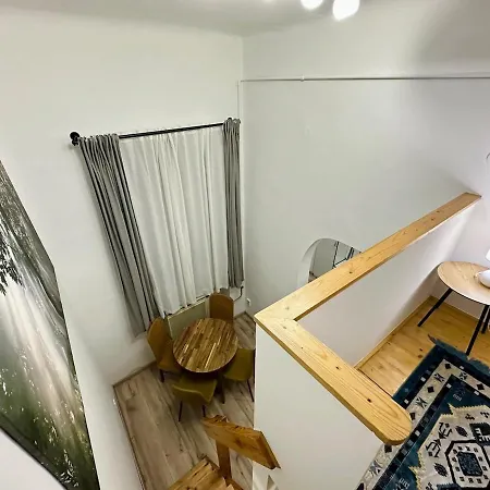 Ati's - Downtown 2 Bedroom *