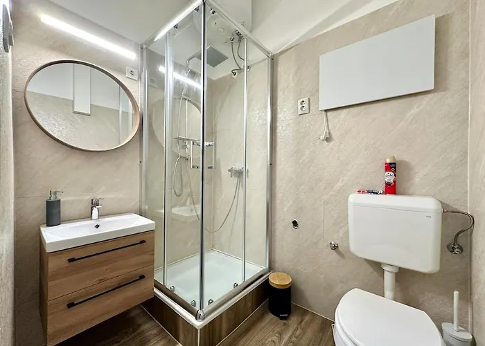 Ati's - Downtown 2 Bedroom Apartmán