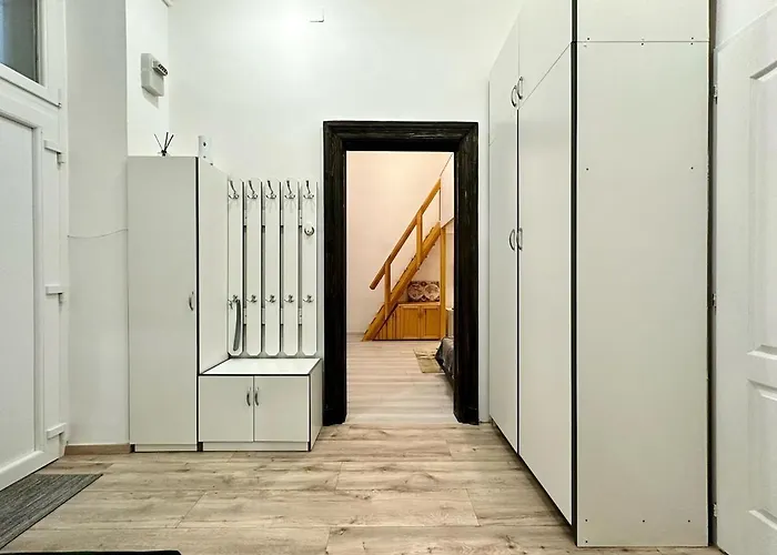 Ati's - Downtown 2 Bedroom