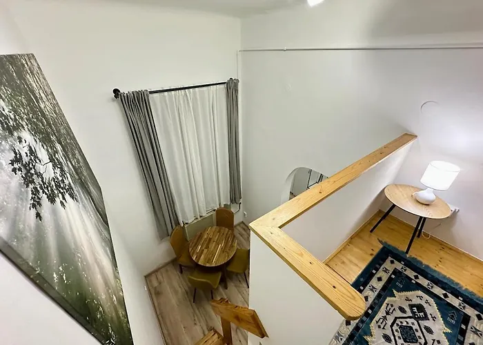 Ati's - Downtown 2 Bedroom *