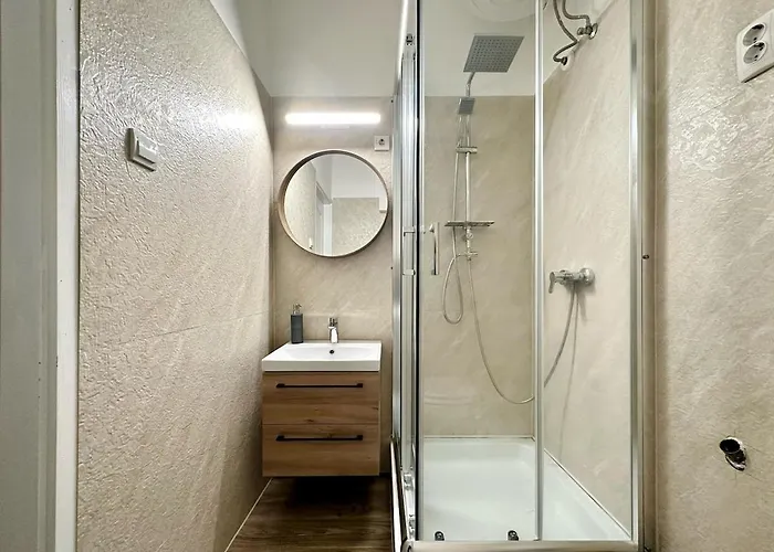 Ati's - Downtown 2 Bedroom Apartmán *