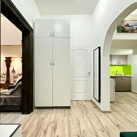 Ati's - Downtown 2 Bedroom 布达佩斯
